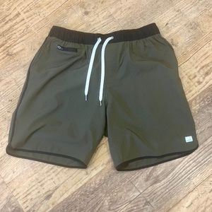 VUORI /shorts